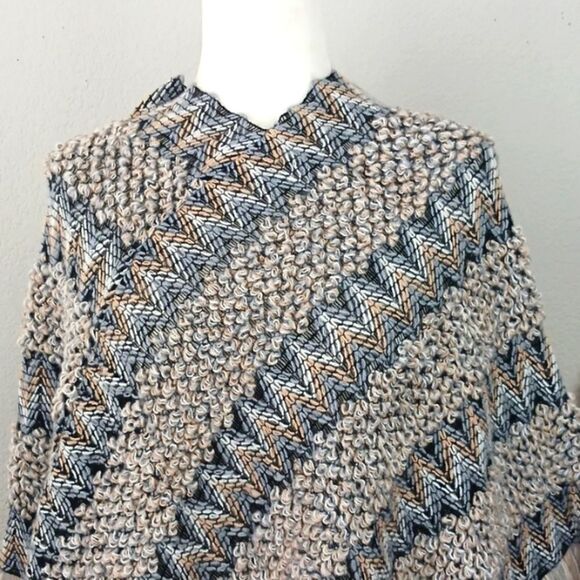 Women's boho gypsy fringe knit neutral textured poncho 70's fairycore one size - Picture 3 of 9